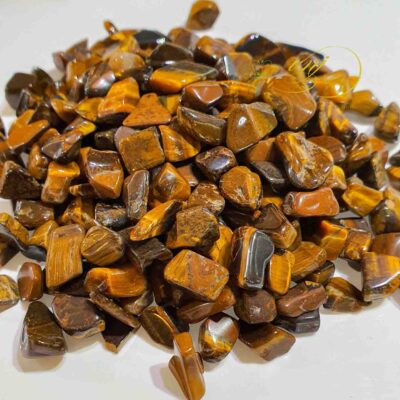 ý nghĩa phong thủy của vòng tay đá giúp bình an, may mắn và cải thiện tinh thần.